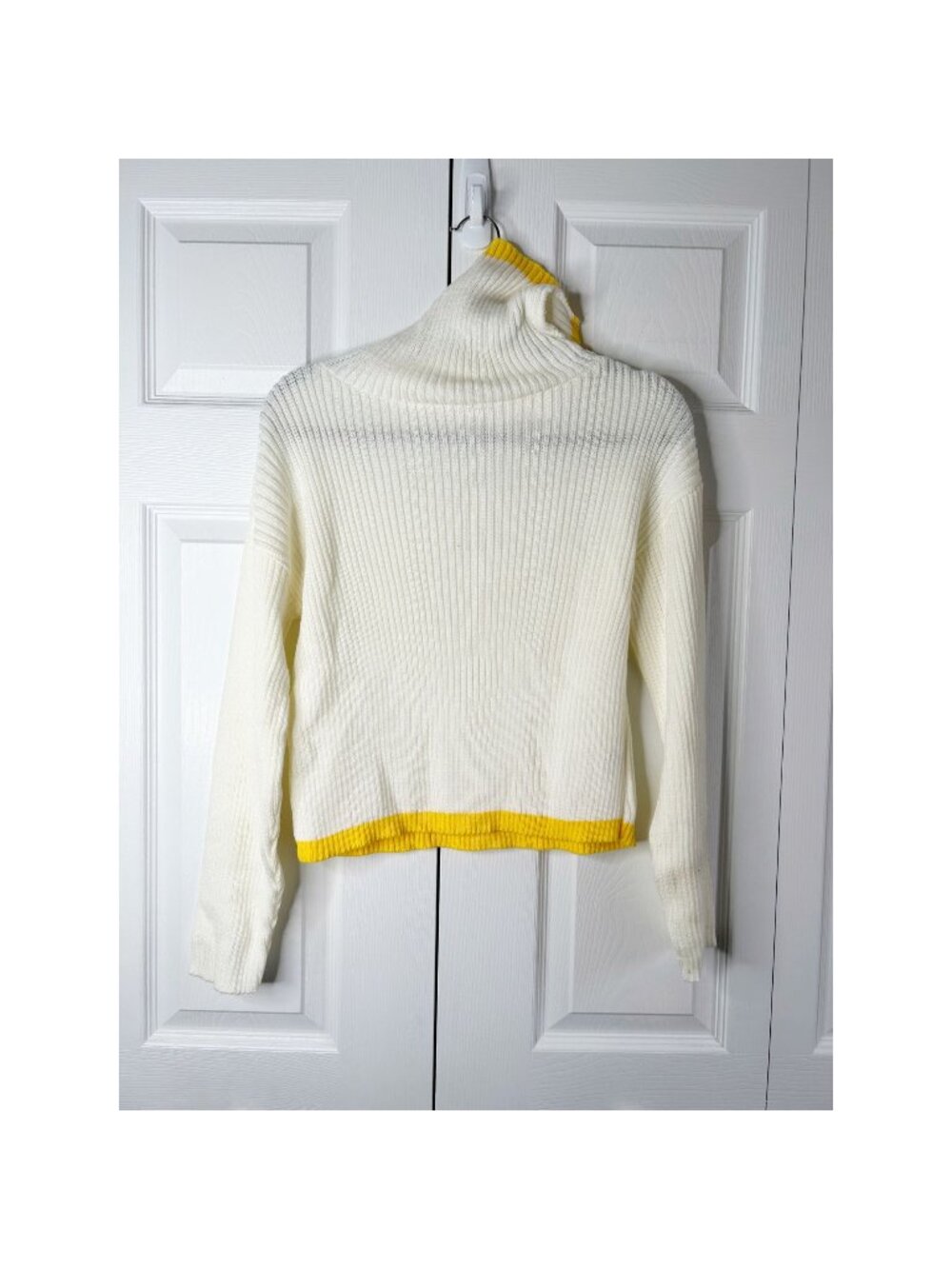 Glamorous White Yellow Trim Turtleneck Ribbed Knit Sweater Women's Size Small S